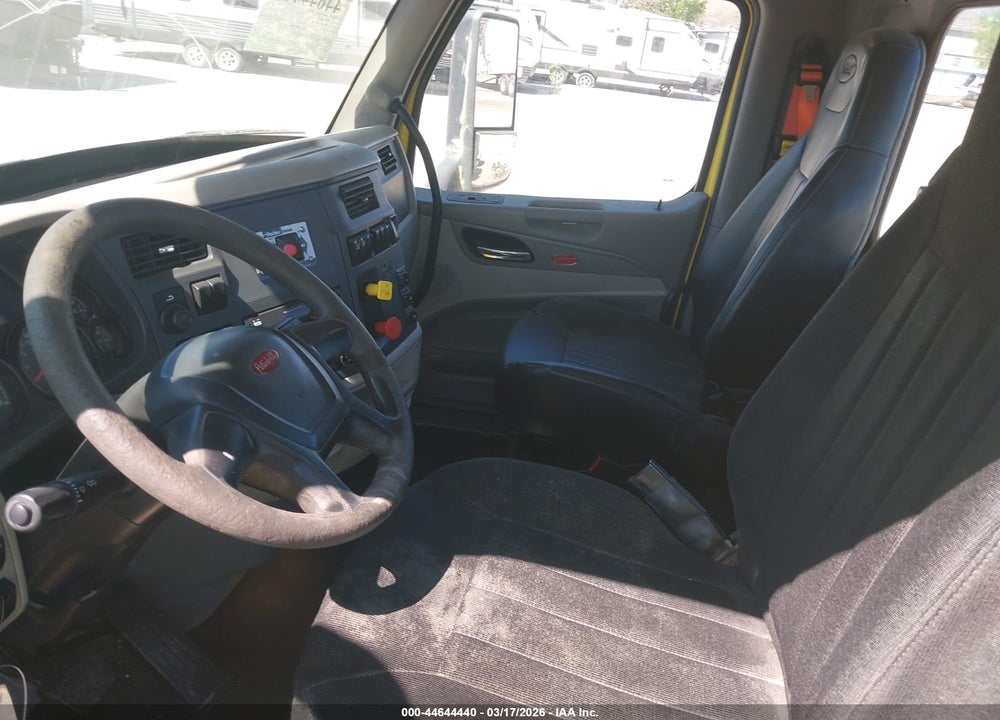 2019 PETERBILT 579 VIN: 1XPBDP9X1KD618492