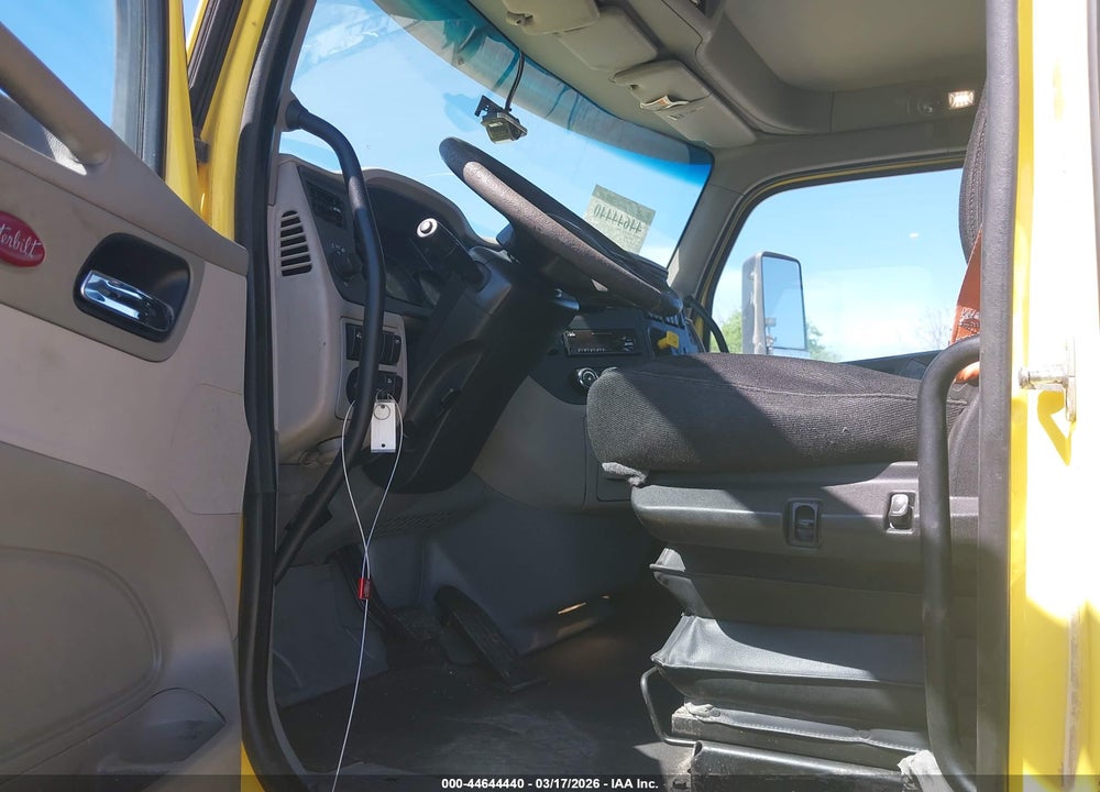 2019 PETERBILT 579 VIN: 1XPBDP9X1KD618492