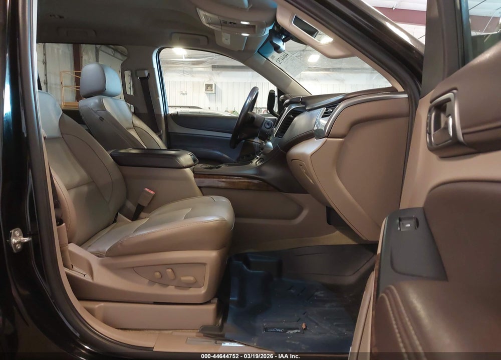 2019 CHEVROLET SUBURBAN LT VIN: 1GNSKHKC7KR129187