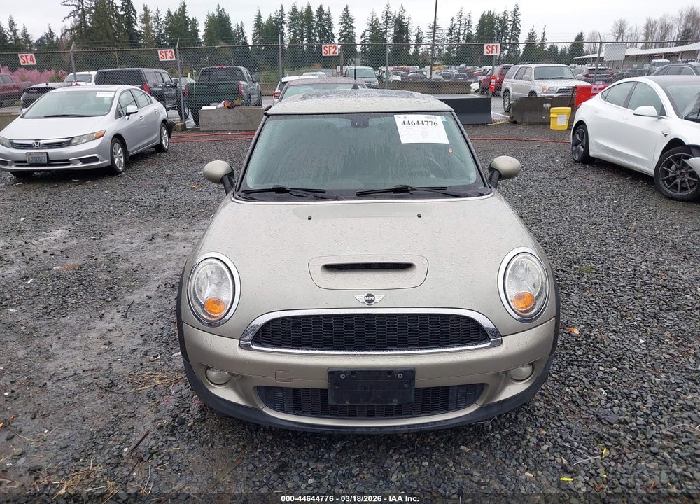 2007 MINI COOPER S VIN: WMWMF73517TL88572