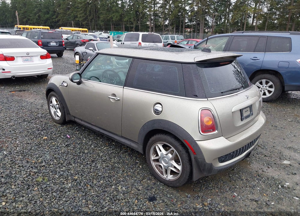 2007 MINI COOPER S VIN: WMWMF73517TL88572