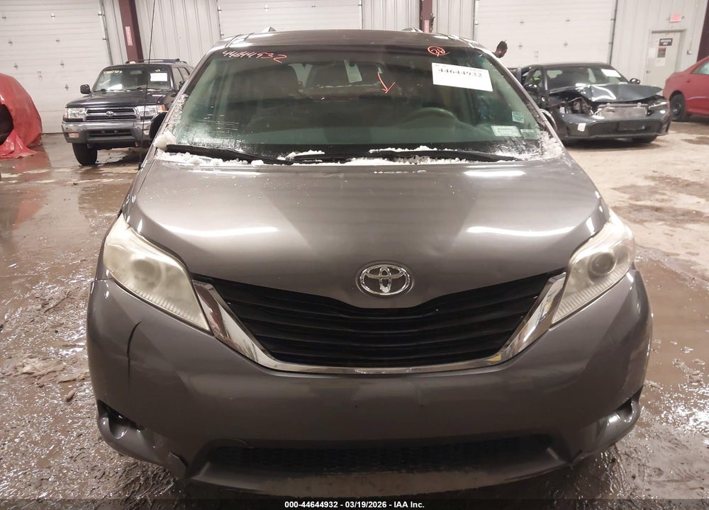 2013 TOYOTA SIENNA LE V6 8 PASSENGER VIN: 5TDKK3DC3DS387123