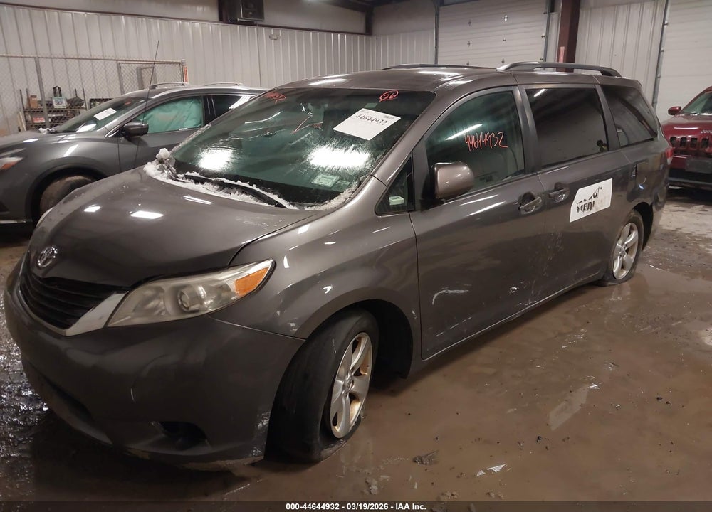 2013 TOYOTA SIENNA LE V6 8 PASSENGER VIN: 5TDKK3DC3DS387123