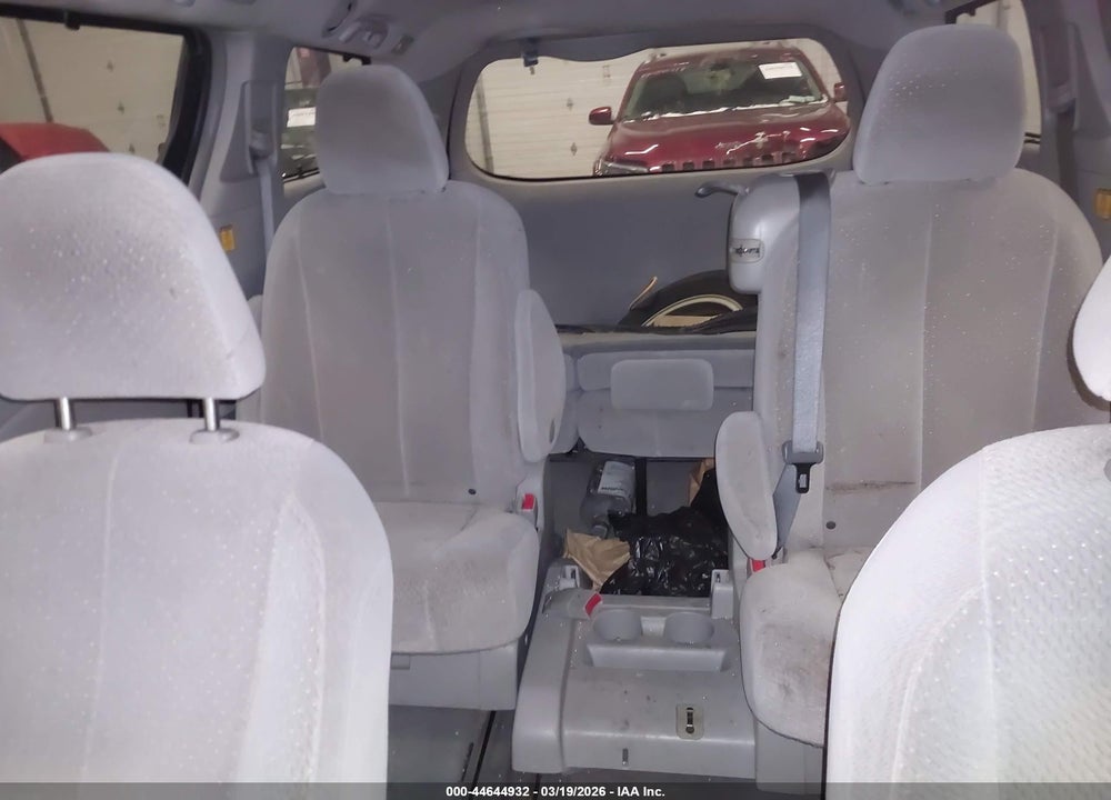 2013 TOYOTA SIENNA LE V6 8 PASSENGER VIN: 5TDKK3DC3DS387123