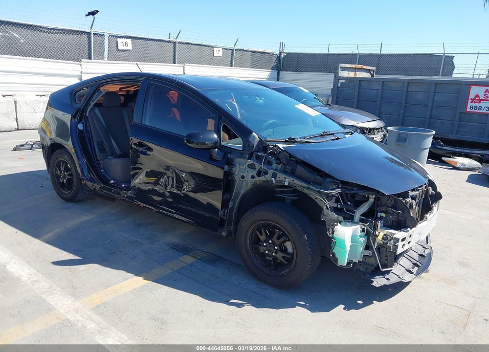 2015 TOYOTA PRIUS TWO VIN: JTDKN3DU3F0472825
