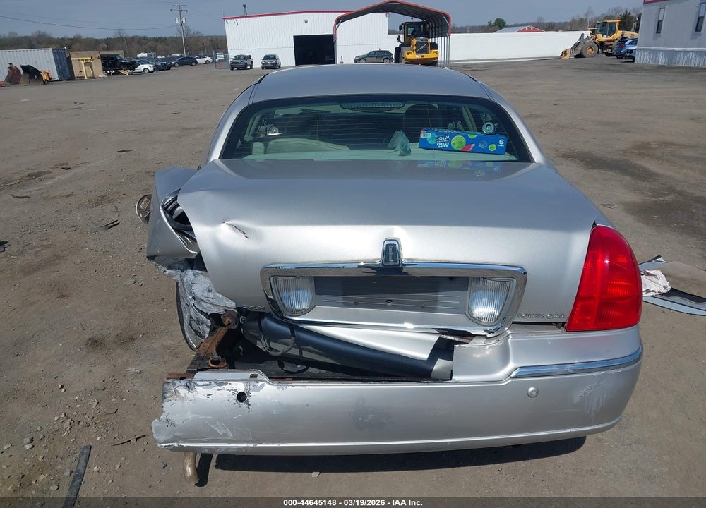 2004 LINCOLN TOWN CAR ULTIMATE VIN: 1LNHM83W04Y624261