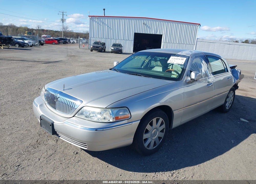2004 LINCOLN TOWN CAR ULTIMATE VIN: 1LNHM83W04Y624261