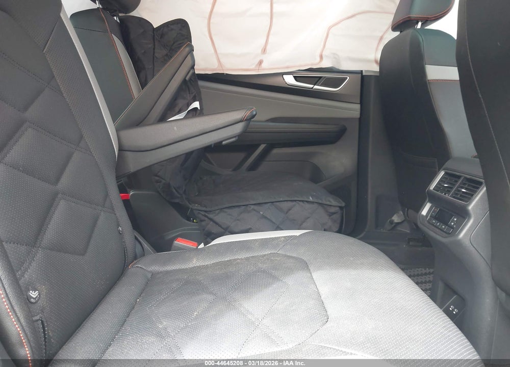 2024 VOLKSWAGEN ATLAS 2.0T PEAK EDITION SEL VIN: 1V2GR2CA5RC620714