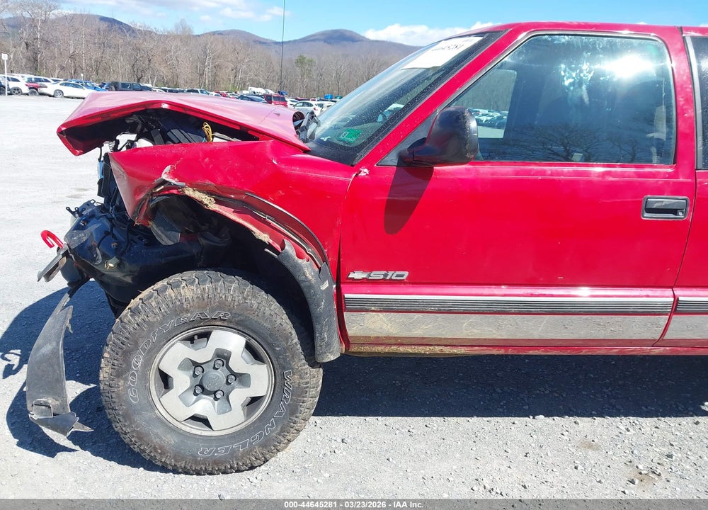 1998 CHEVROLET S-10 LS VIN: 1GCCT19W2W8179606