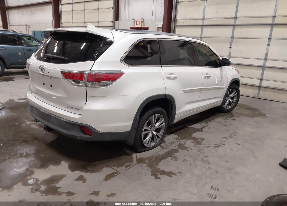 2014 TOYOTA HIGHLANDER XLE V6 VIN: 5TDJKRFH0ES062552