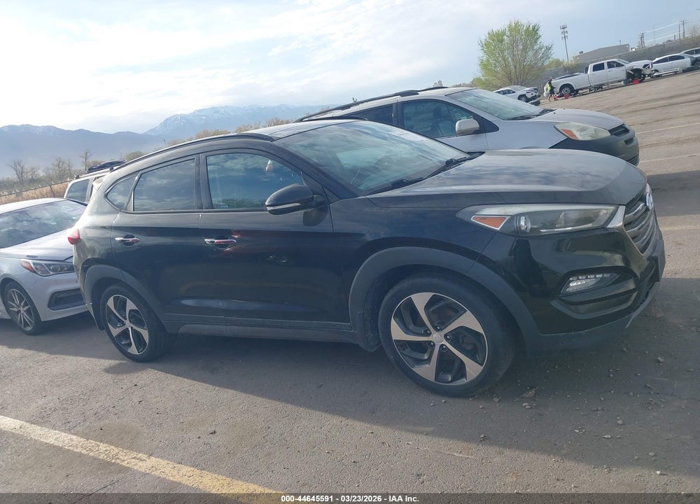 2016 HYUNDAI TUCSON LIMITED VIN: KM8J3CA2XGU233590