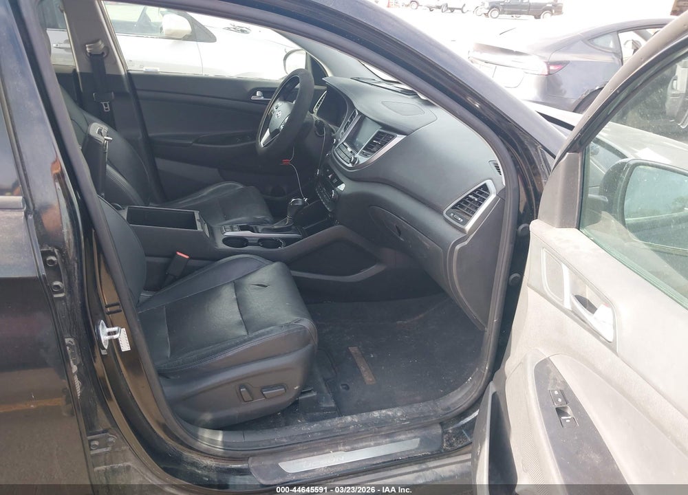 2016 HYUNDAI TUCSON LIMITED VIN: KM8J3CA2XGU233590