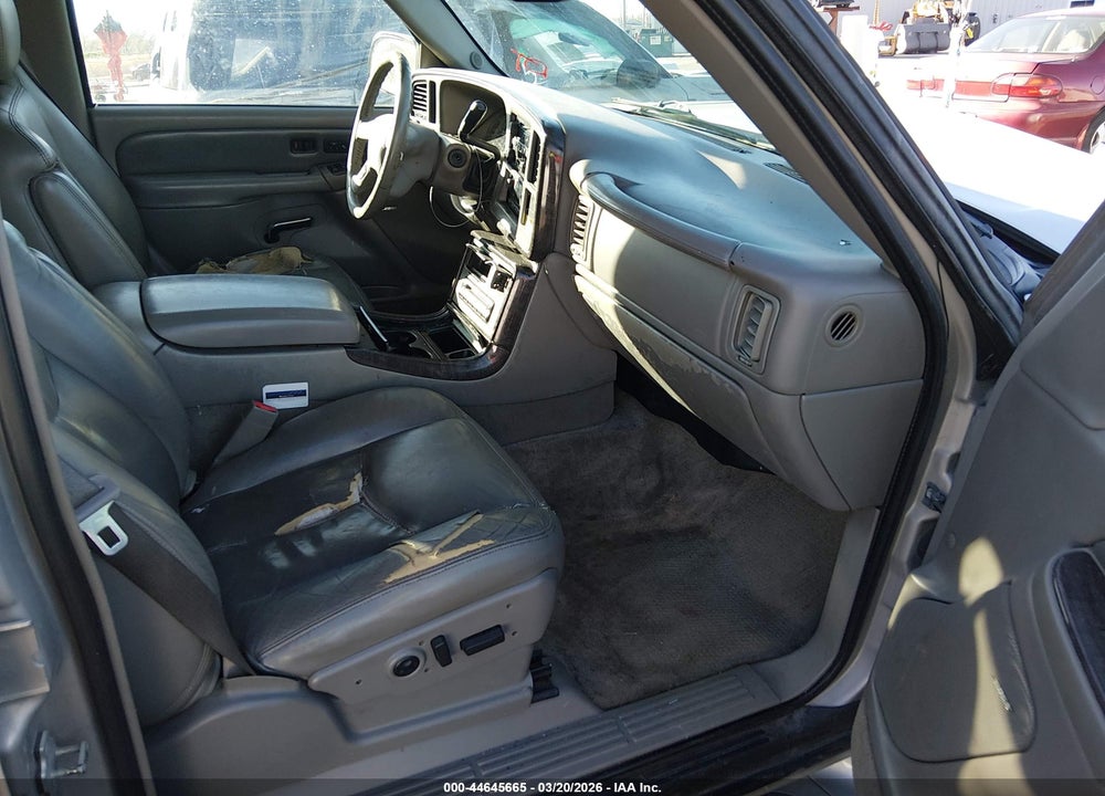 2005 GMC YUKON DENALI VIN: 1GKEK63U55J246274