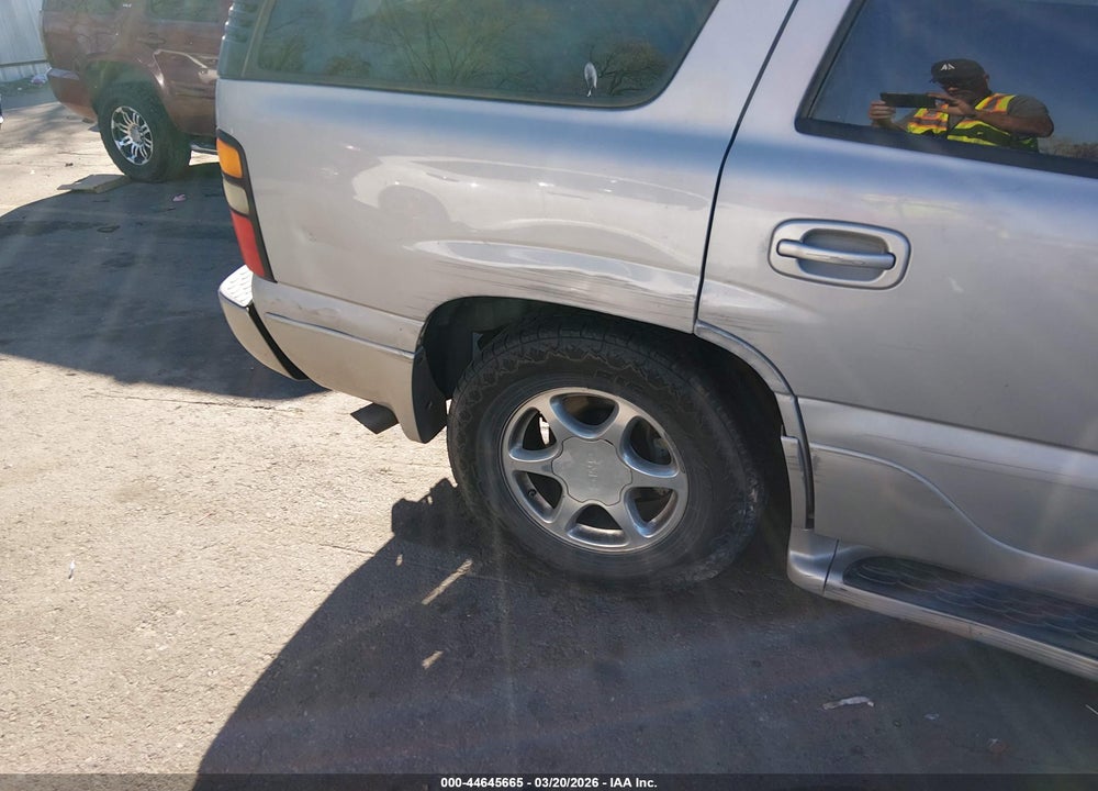 2005 GMC YUKON DENALI VIN: 1GKEK63U55J246274