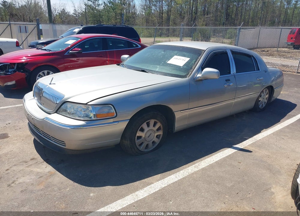 2006 LINCOLN TOWN CAR SIGNATURE VIN: 1LNHM81VX6Y613281