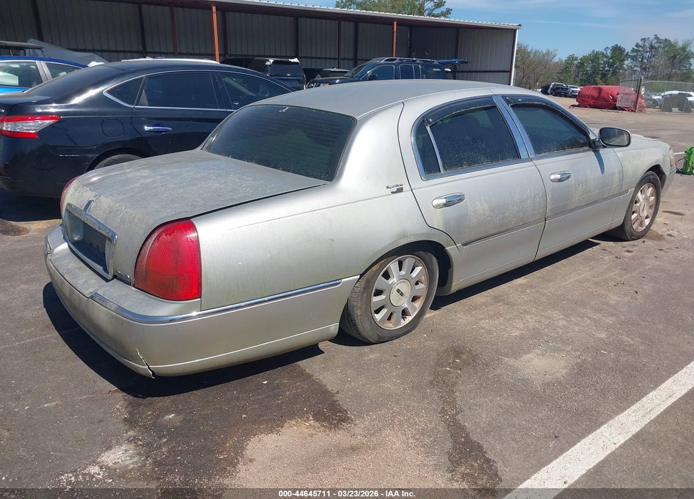2006 LINCOLN TOWN CAR SIGNATURE VIN: 1LNHM81VX6Y613281
