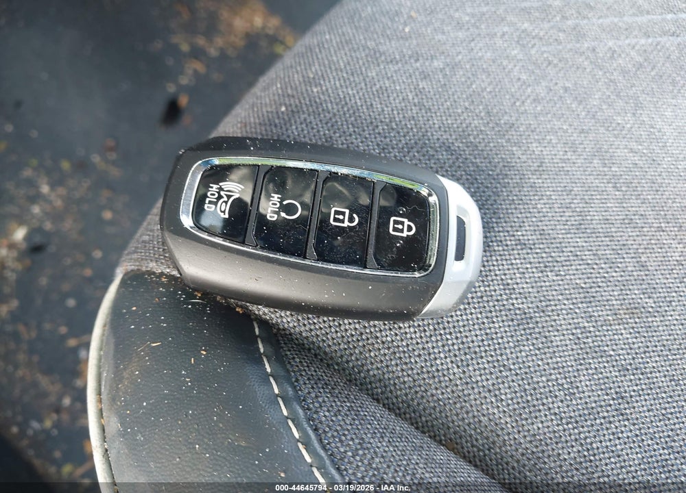 2024 HYUNDAI VENUE LIMITED VIN: KMHRC8A32RU325014