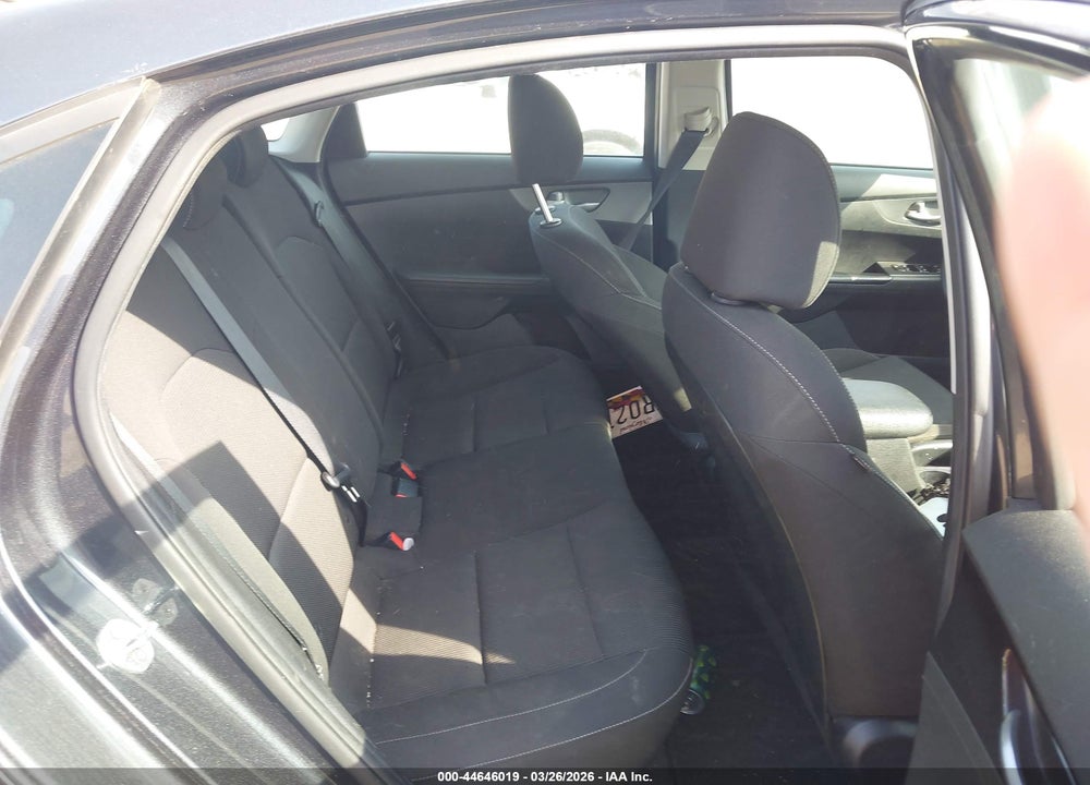 2019 KIA FORTE LXS VIN: 3KPF24ADXKE032946