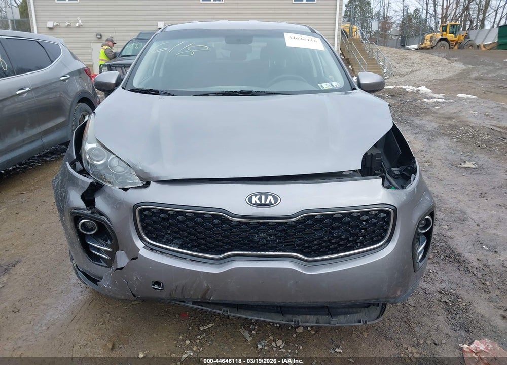 2018 KIA SPORTAGE LX VIN: KNDPMCAC5J7448224