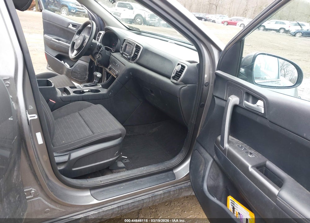 2018 KIA SPORTAGE LX VIN: KNDPMCAC5J7448224
