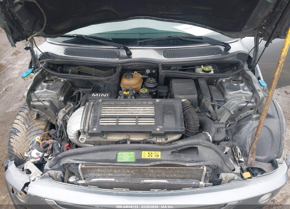 2006 MINI COOPER S VIN: WMWRE335X6TJ36125