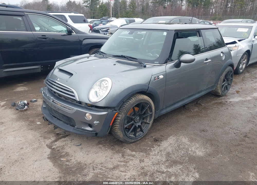2006 MINI COOPER S VIN: WMWRE335X6TJ36125