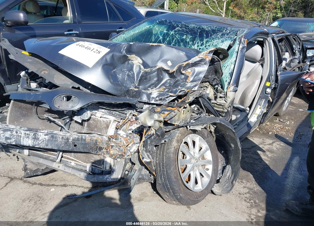 2011 TOYOTA CAMRY XLE V6 VIN: 4T1BK3EK8BU127486