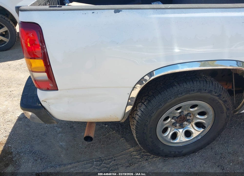 2000 CHEVROLET SILVERADO 1500 LS VIN: 2GCEC19T6Y1172064