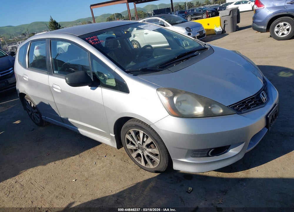 2012 HONDA FIT SPORT VIN: JHMGE8H56CC011942
