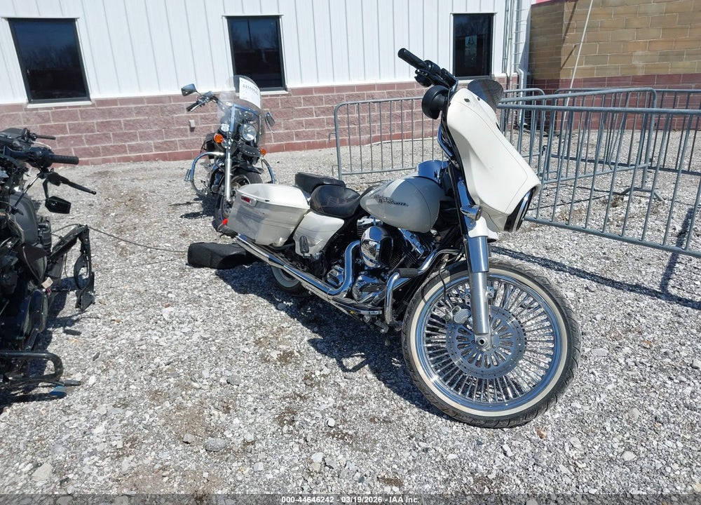 2014 HARLEY-DAVIDSON FLHXS STREET GLIDE SPECIAL VIN: 1HD1KRM13EB672859