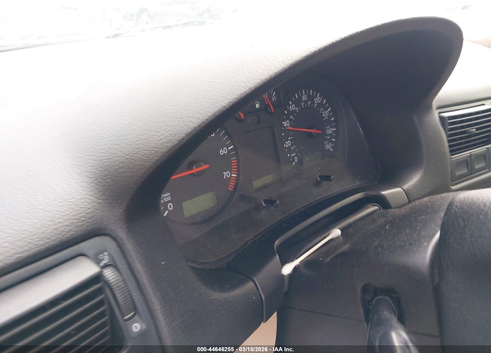 2002 VOLKSWAGEN GOLF GLS 2.0L VIN: 9BWGK61J524026128