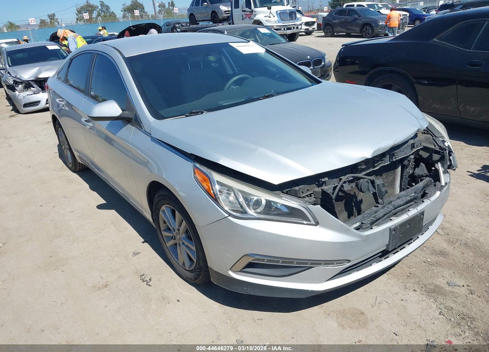 2015 HYUNDAI SONATA VIN: 5NPE24AF5FH123427