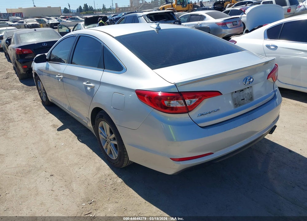 2015 HYUNDAI SONATA VIN: 5NPE24AF5FH123427