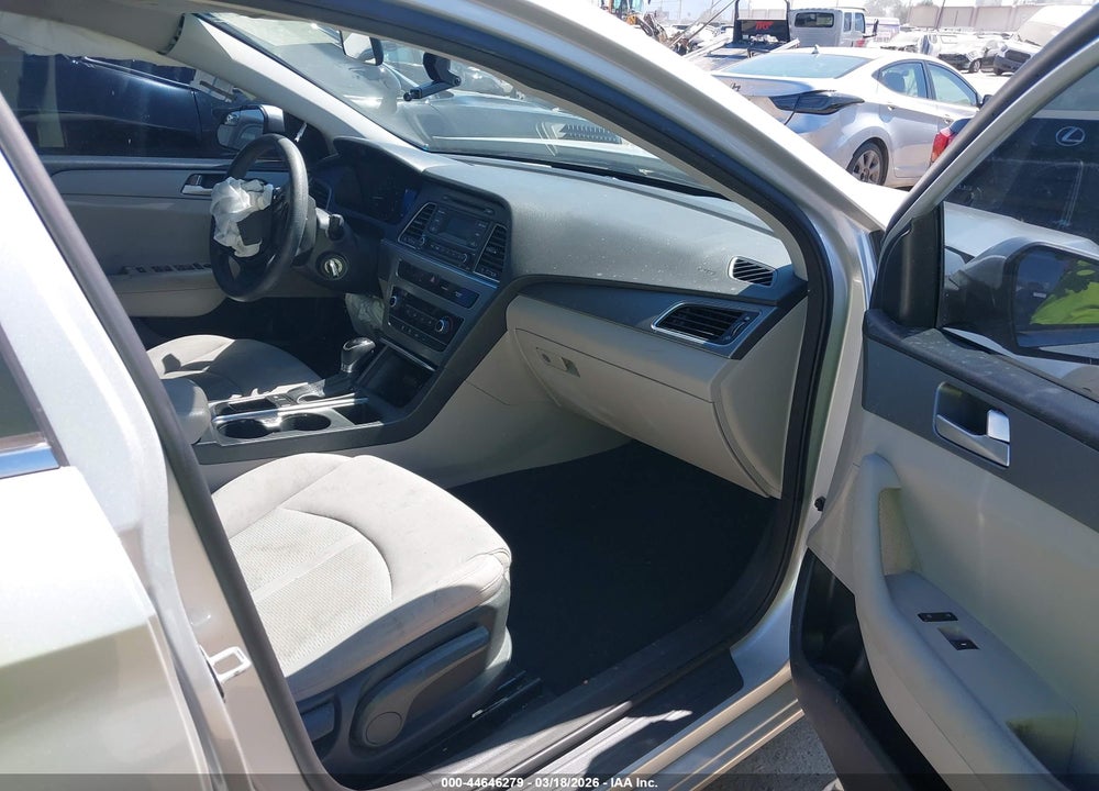 2015 HYUNDAI SONATA VIN: 5NPE24AF5FH123427