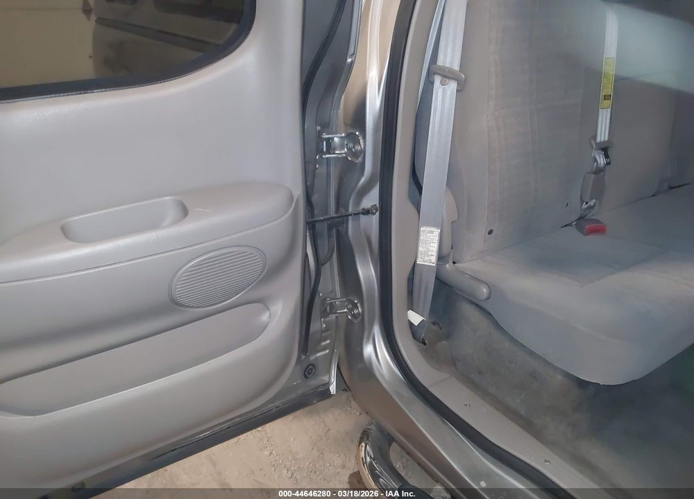 2005 TOYOTA TUNDRA SR5 V8 VIN: 5TBBT44135S468764