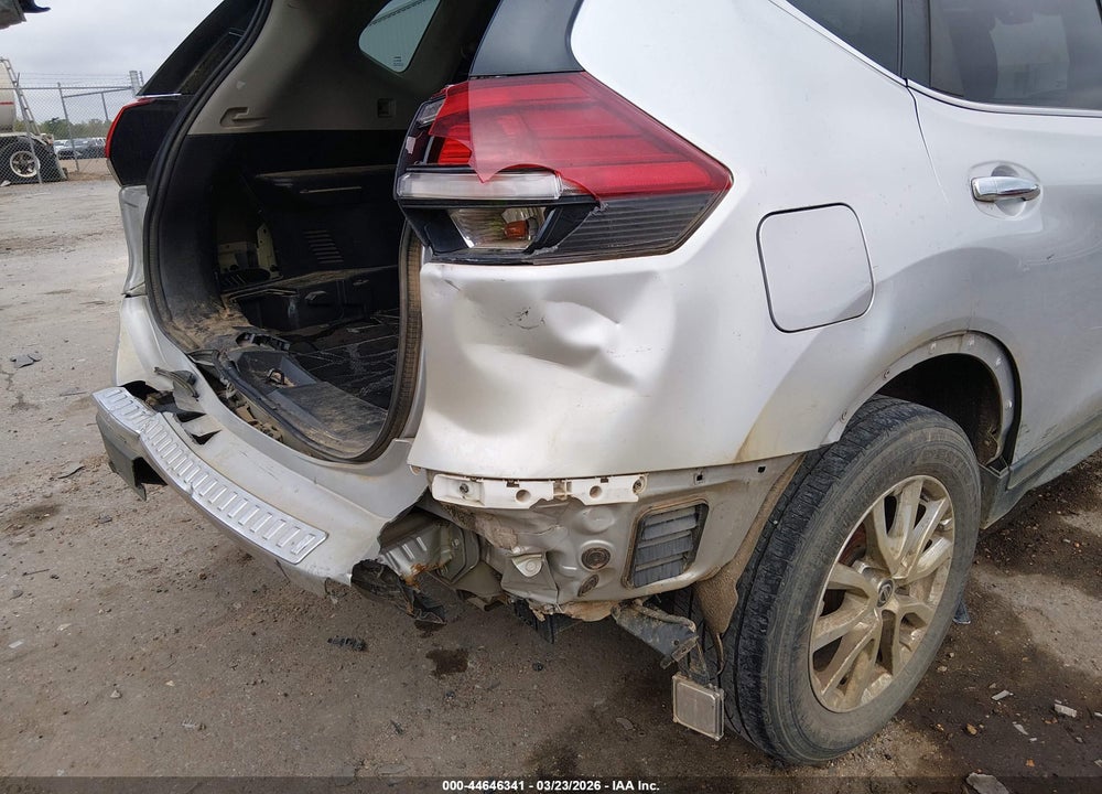 2018 NISSAN ROGUE SV VIN: 5N1AT2MV4JC771554