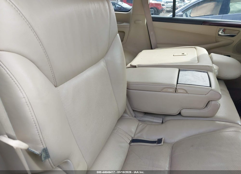 2011 LEXUS LX 570 VIN: JTJHY7AX3B4083481