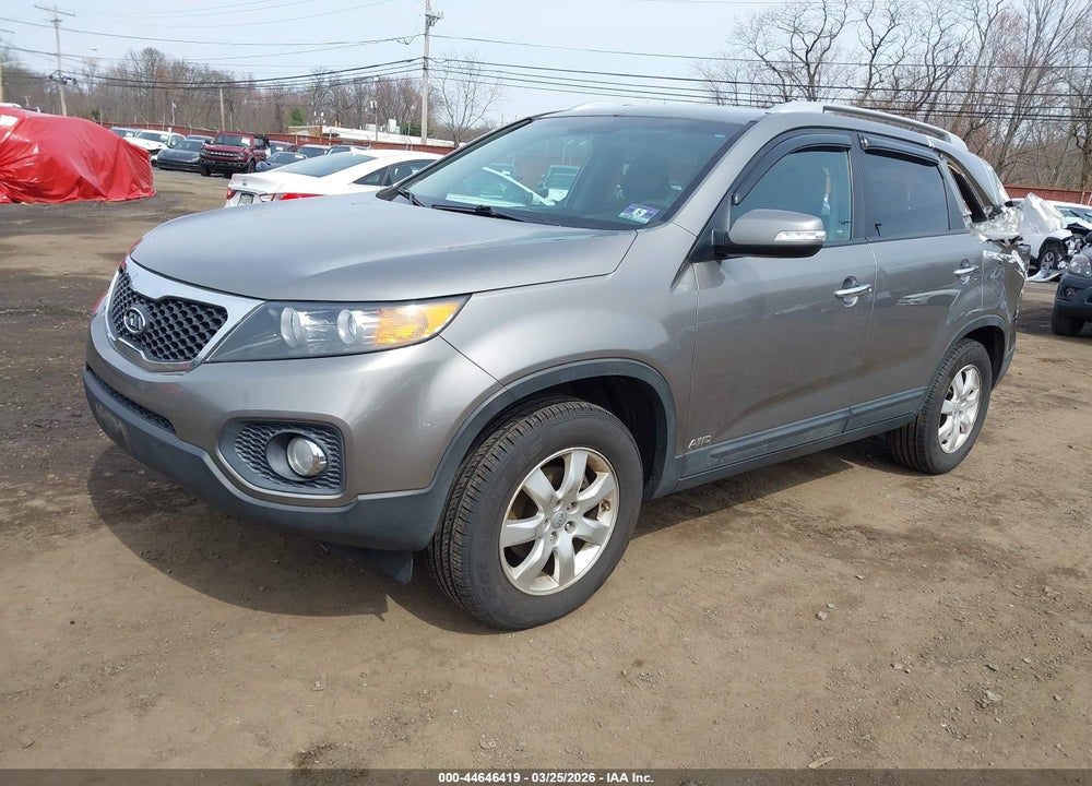 2013 KIA SORENTO LX VIN: 5XYKTDA60DG423039
