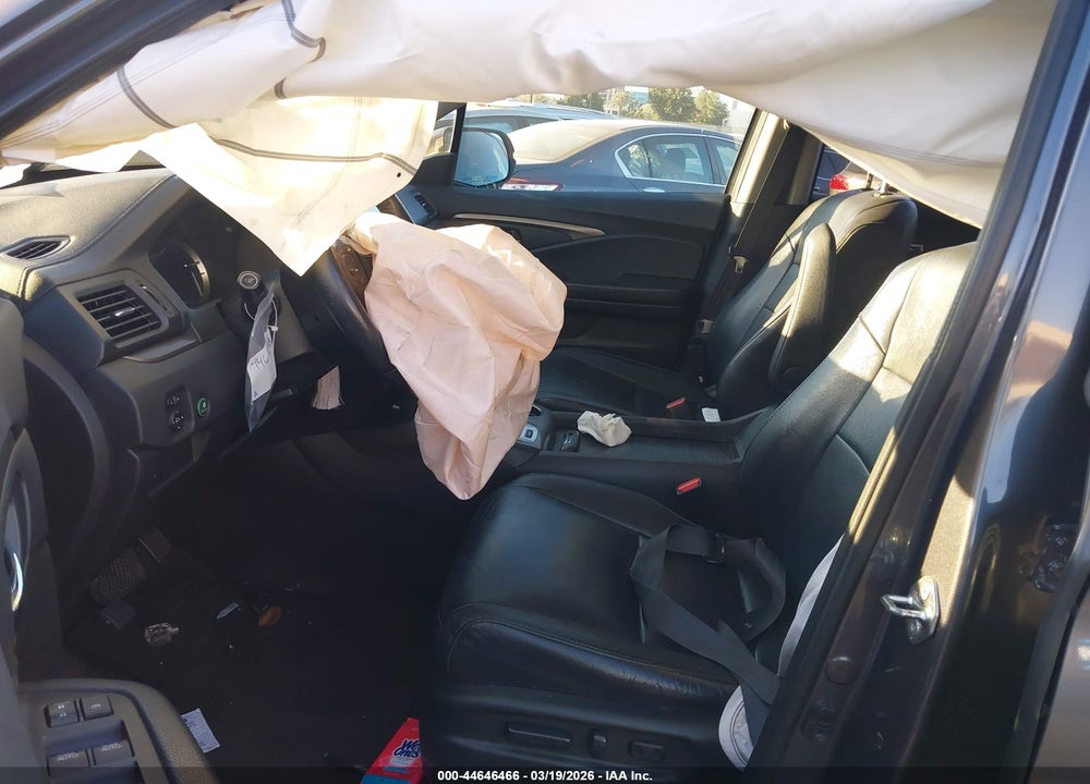 2018 HONDA PILOT EX-L VIN: 5FNYF5H51JB019447