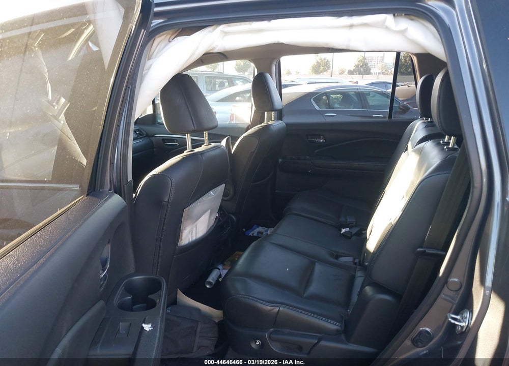 2018 HONDA PILOT EX-L VIN: 5FNYF5H51JB019447