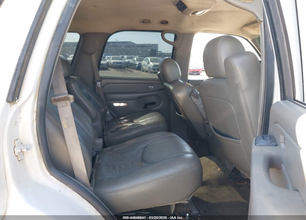 2004 CHEVROLET TAHOE LS VIN: 1GNEK13Z44J178551