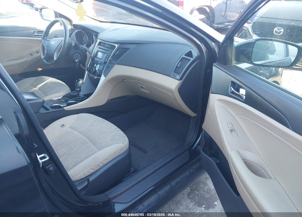 2014 HYUNDAI SONATA GLS VIN: 5NPEB4AC3EH863269