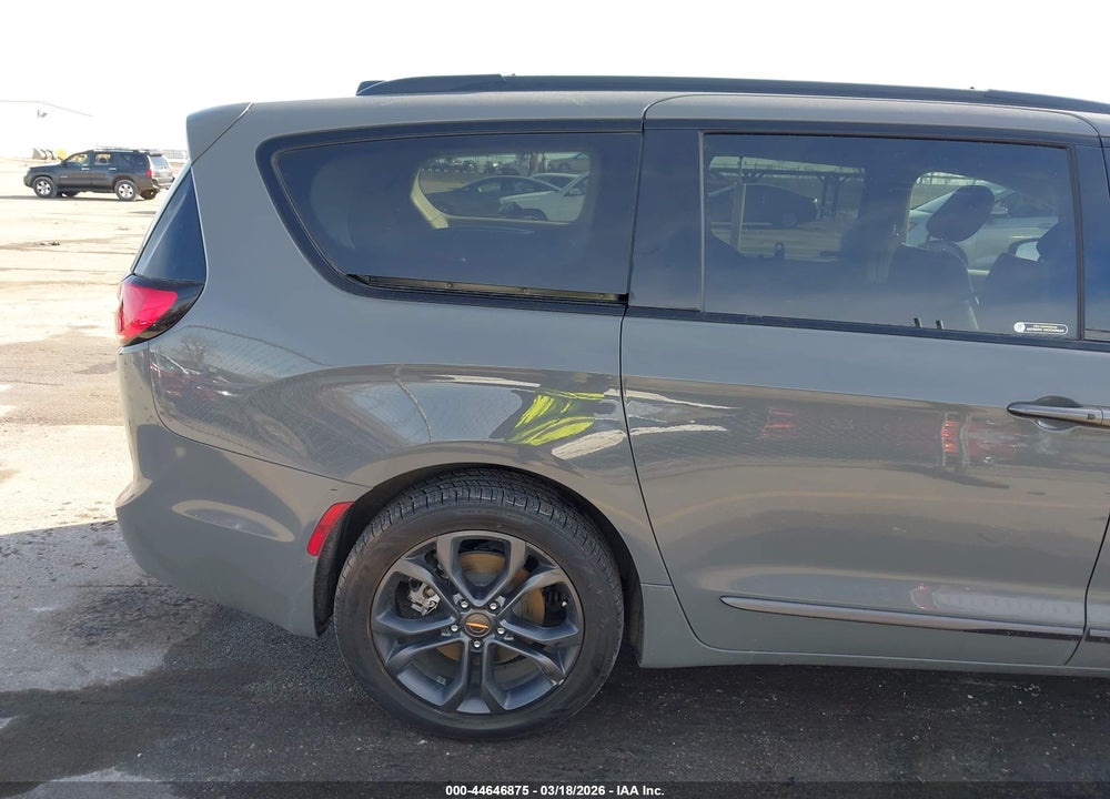 2023 CHRYSLER PACIFICA TOURING L VIN: 2C4RC3BG6PR593096