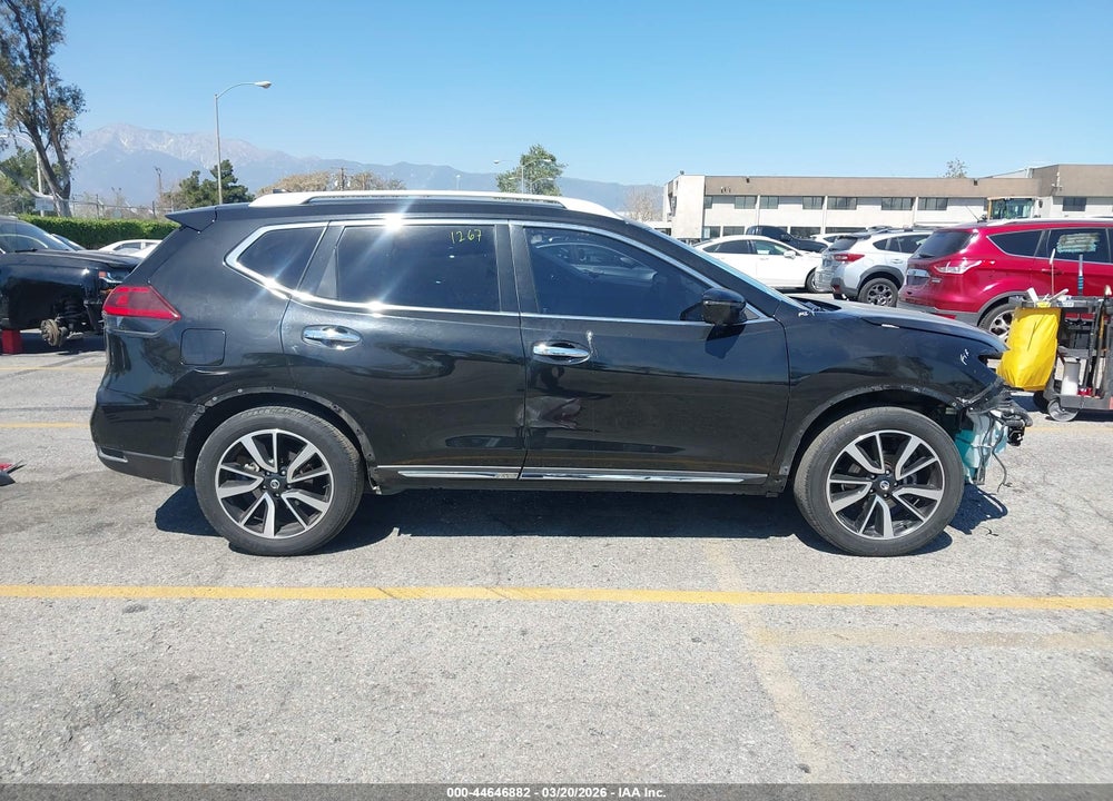 2018 NISSAN ROGUE SL VIN: JN8AT2MT4JW464021