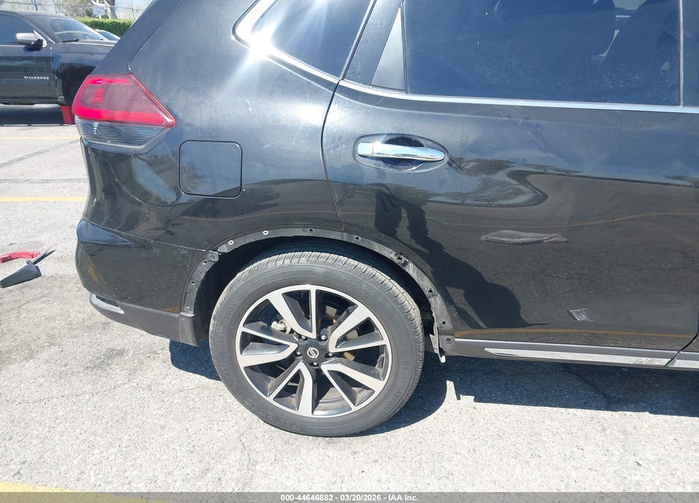 2018 NISSAN ROGUE SL VIN: JN8AT2MT4JW464021