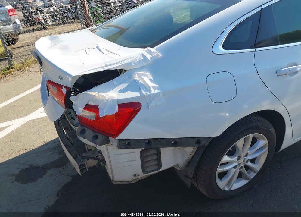 2018 CHEVROLET MALIBU LT VIN: 1G1ZD5ST1JF121787
