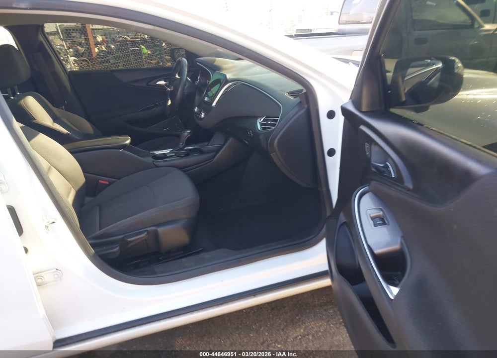 2018 CHEVROLET MALIBU LT VIN: 1G1ZD5ST1JF121787