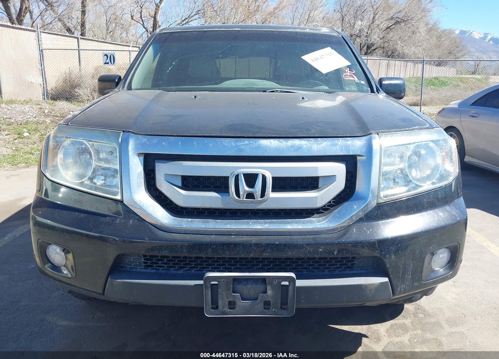 2011 HONDA PILOT TOURING VIN: 5FNYF3H95BB047440