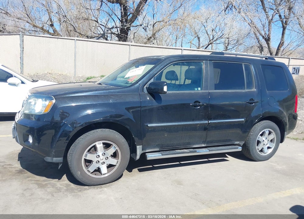 2011 HONDA PILOT TOURING VIN: 5FNYF3H95BB047440