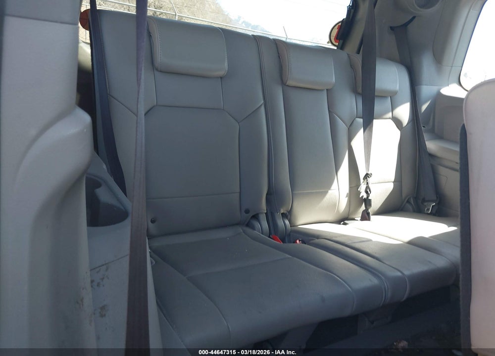 2011 HONDA PILOT TOURING VIN: 5FNYF3H95BB047440